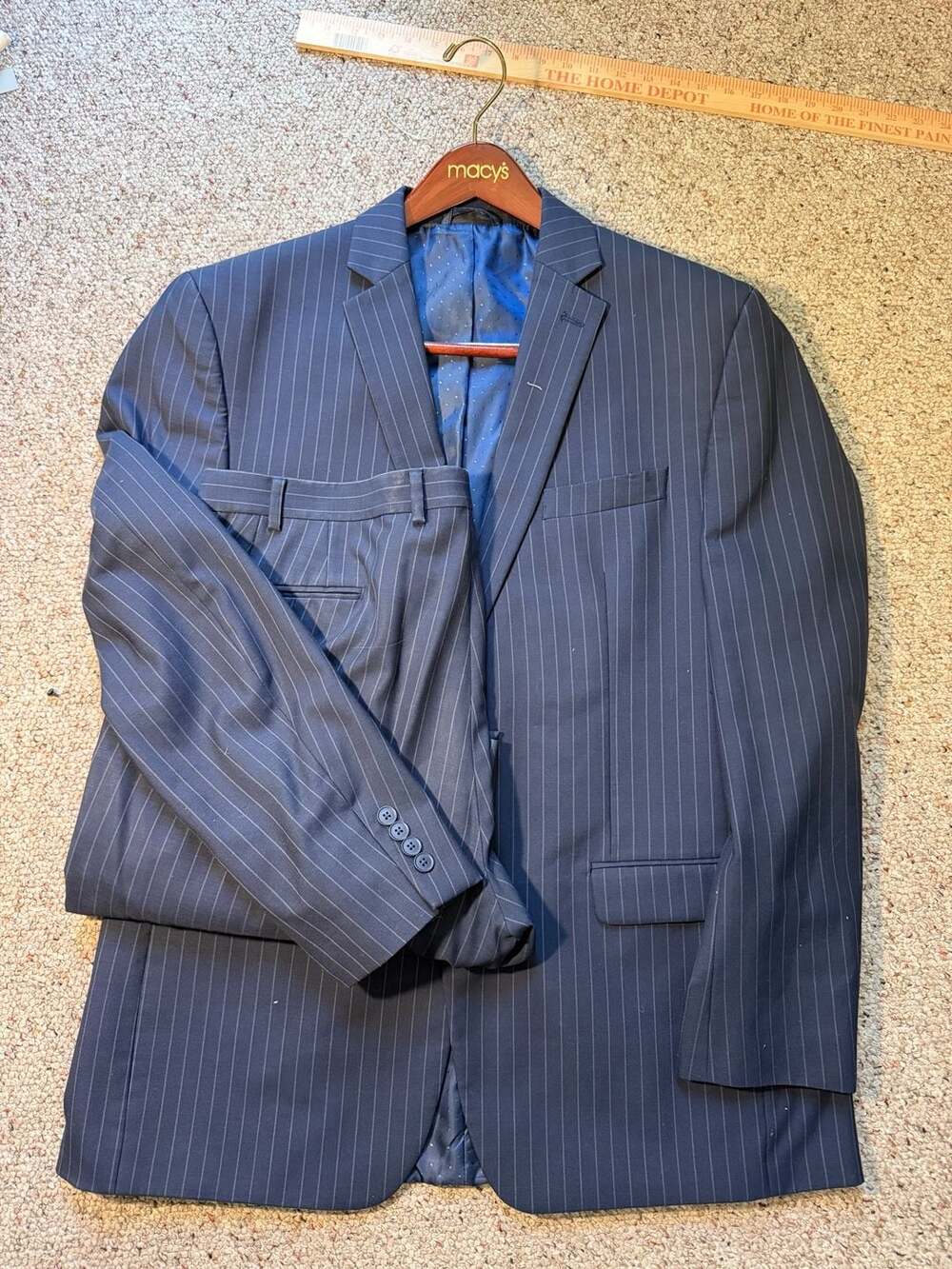Collection by Michael Strahan Navy Blue Pinstripe 2-Piece Suit 38W x 32L